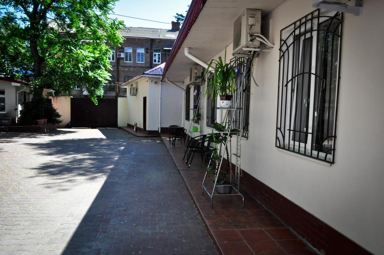 Old Courtyard Hostel Odesa Exterior foto